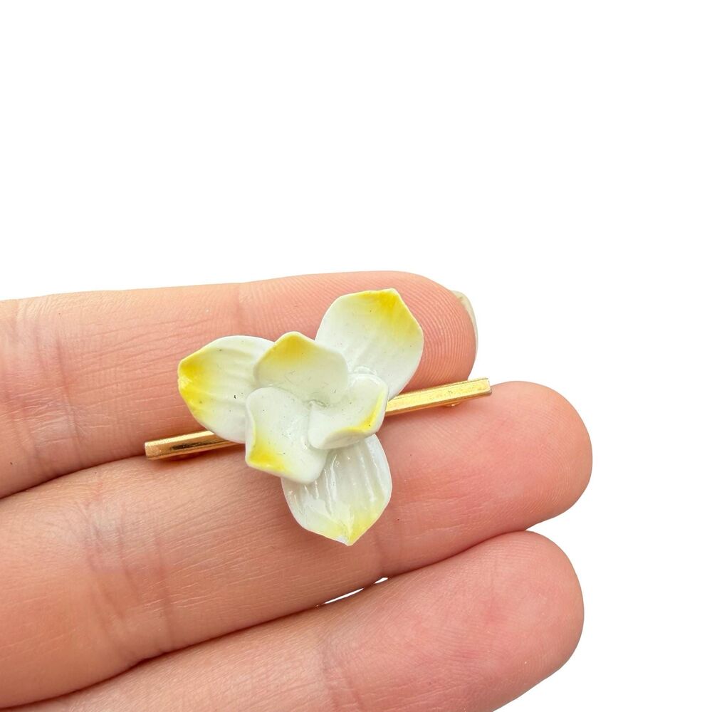 Vintage Dainty Hand Painted Bone China Yellow Daffodil Flower Brooch England